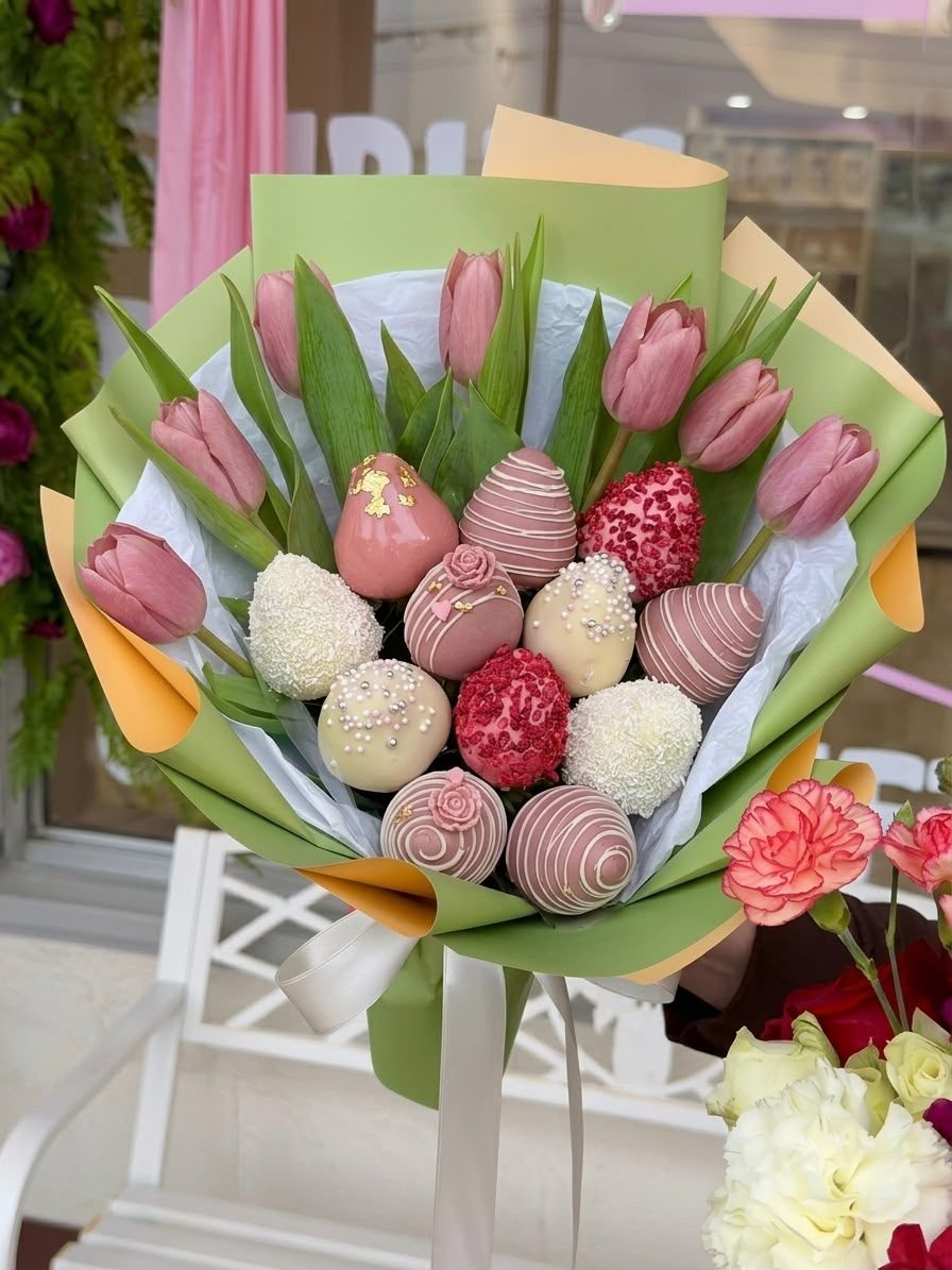 Strawberry tulip bouquet