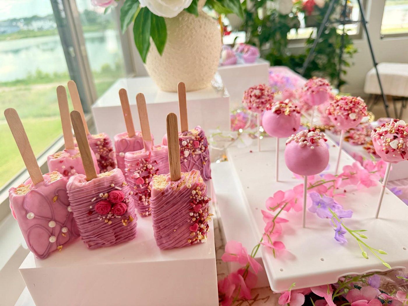 Rice crispy and cake pops